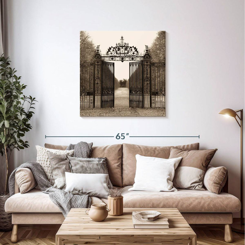 Lilie Hampton Gate, 36" H x 36" W