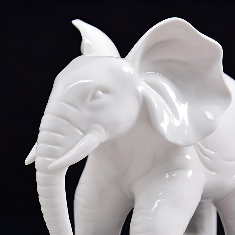 Charmante sculpture d'éléphant en céramique