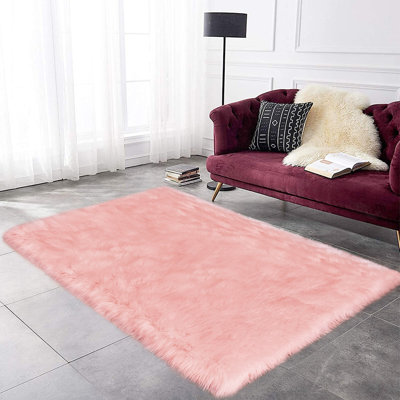 Tapis intérieur rose en fausse fourrure de mouton Harvey-Jay