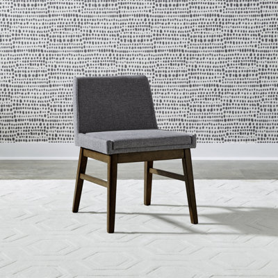 Chaise d'appoint rembourrée Paulina avec pieds fuselés
