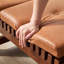 Banc en lattes de bois massif 59,5 po Aadi avec 2 coussins amovibles Aadi-1273278866