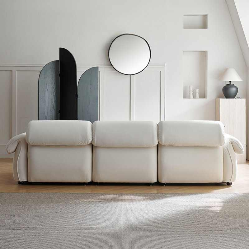 Canapé blanc cassé de style crème French Minimalist