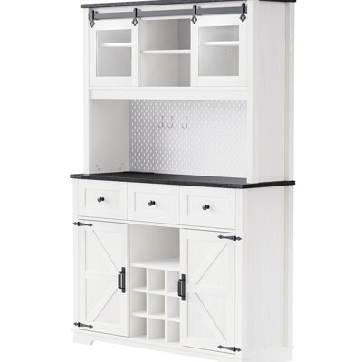 Armoire de cuisine 71 po en chêne blanc. Comprend un support de rangement interne, une porte coulissante, une prise de courant, et peut être utilisée comme garde-manger, bar à café. Livré avec bricolage, support à vin. Rangement rustique, lumières, 3 tiroirs en chêne