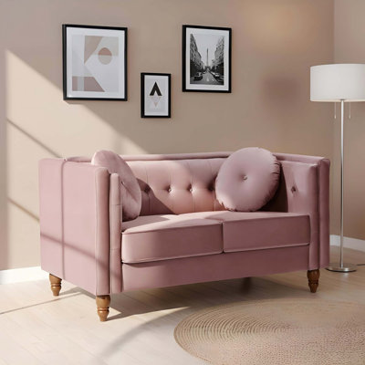 Causeuse Chesterfield compacte avec revêtement en velours écrasé et pieds fuselés en bois