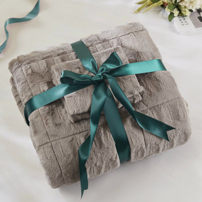 Mini édredon gris en fausse fourrure 3 pièces avec fourrure brossée élégante, intérieur, revers en vison doux, rembourrage à bride de 2 taies décoratives