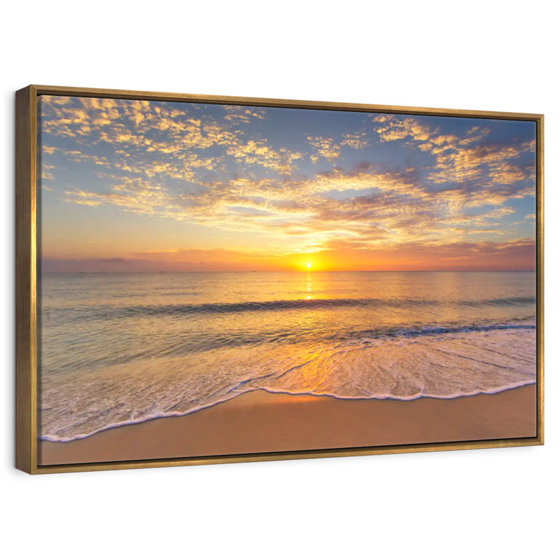 Vue apaisante sur l'océan, 46 po x 31 po, Cadre flottant doré
