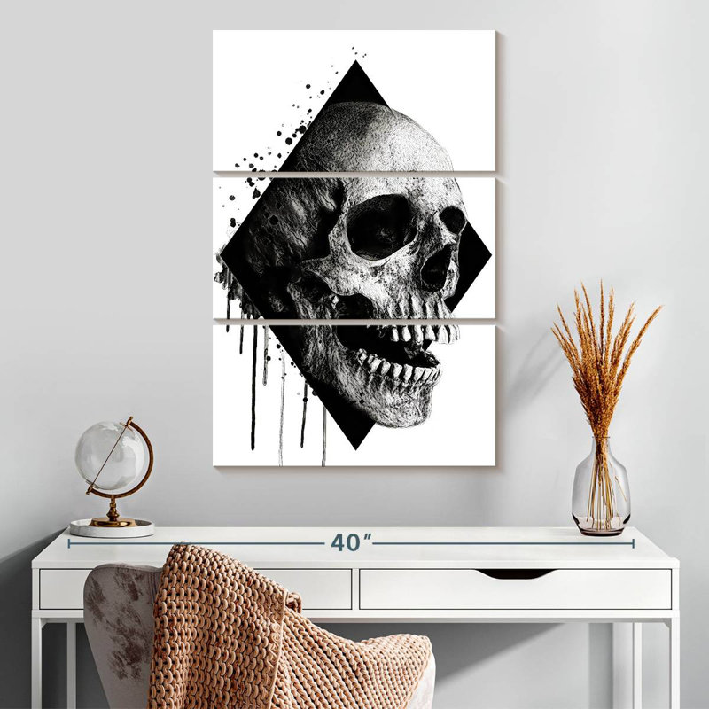 Tête de mort grunge Hitzel, H 32 po x l 20 po
