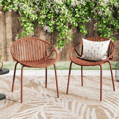 Chaises de patio 2 en orange - empilables, respirantes. Pieds en métal et plastique. Capacité de 300 livres. Conception ergonomique pour la détente. Fabrication en circulation d'air. L 25,11 po x l 22,62 po x H 30,75 po