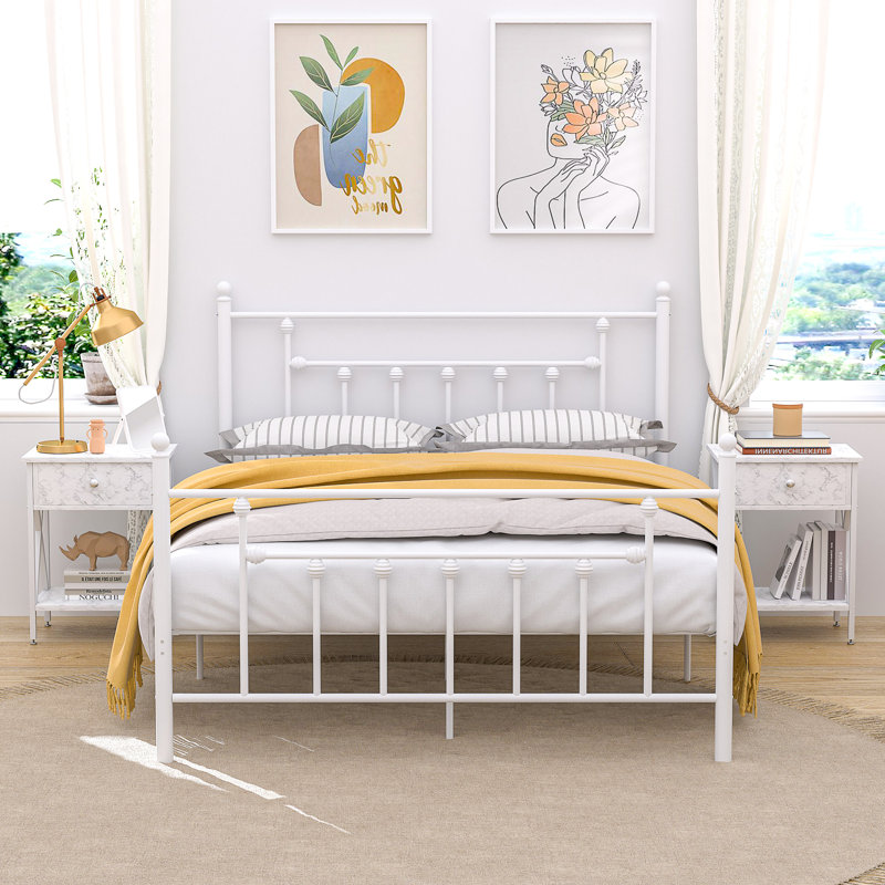Ensemble de chambre à coucher 3 pièces Kempst, ensemble de lit double en métal blanc avec tables de chevet, ensemble de 2 lits à plateforme et table de chevet avec tiroir et tablette, ensemble de mobilier de chambre à coucher pour petite pièce, 3 pièces, aucun sommier nécessaire