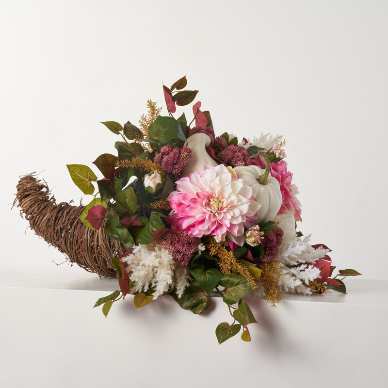 Arrangement de dahlia dans un panier, H 10 po x l 18 po x P 18 po