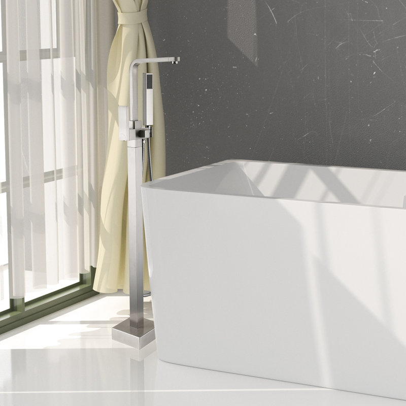 Robinet de baignoire autoportant avec douche à main en nickel brossé, fabriqué en métal robuste pour un temps confortable, assurant un jet complet de bain délicieux