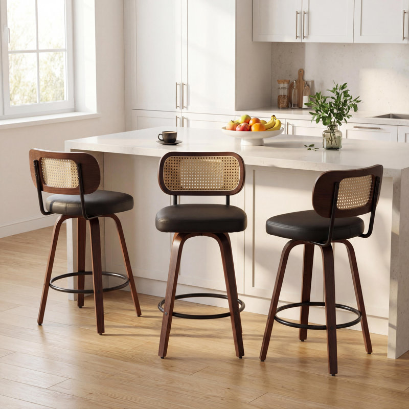 Ensemble de 3 tabourets de bar pivotants de style moderne Mid-Century avec dossier en canne, structure en bois de noyer et siège pivotant à 360 °