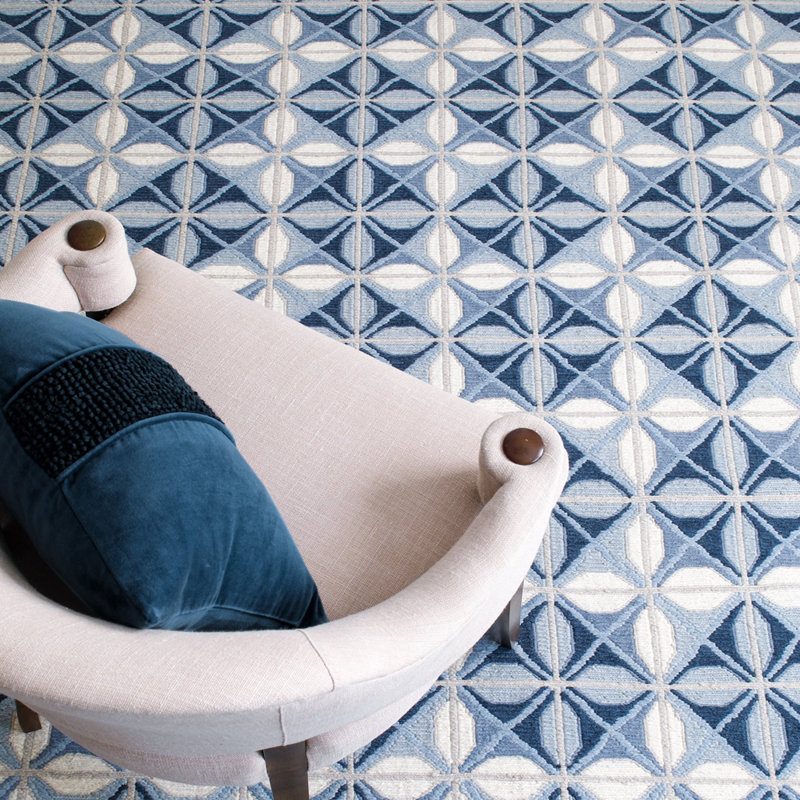Delphine Hand-Knotted Wool Blue/White Area Rug, Rectangle 8' x 11'