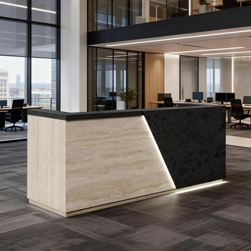 Bureau de réception élégant en finition de travertin avec éclairage d'appoint à DEL, bureau de réception à panneau latéral texturé foncé