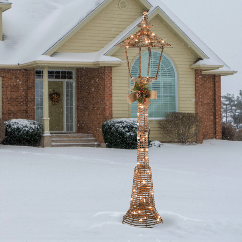 The Holiday Aisle® 5' Pre-Lit Vine Lamppost