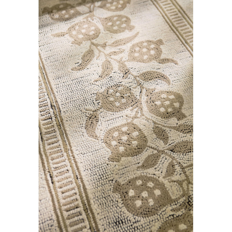 Hand Tufted Wool Area Rug, Rectangle 4'7" x 6'7"
