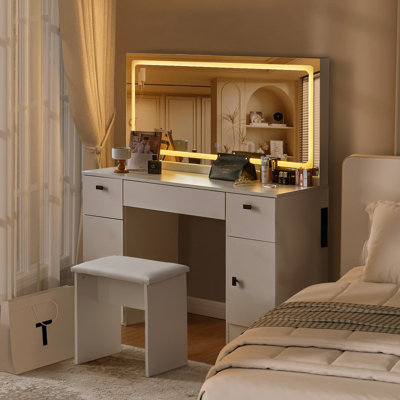 Ailea Dressing Table with Mirror