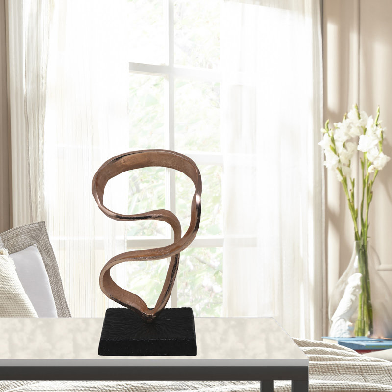 Figurines & Sculptures