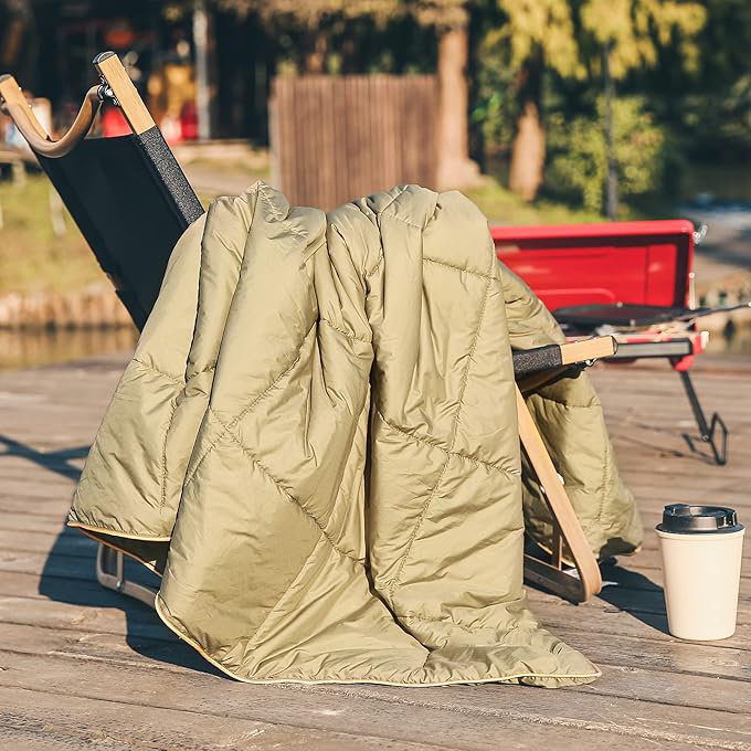  Couverture d'extérieur Ultra Warm, L 80 po x l 84 po, Army Green