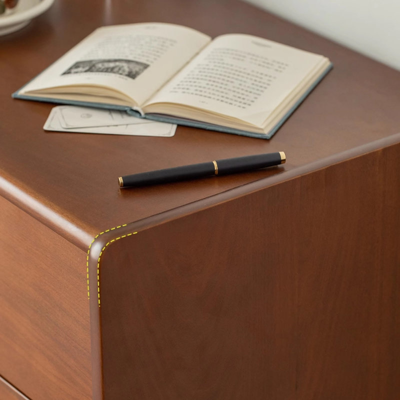 Armoire d'appoint en noyer massif
