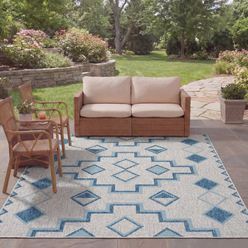 Amarien Geometric Indoor/Outdoor Area Rug, Rectangle 8' x 11'