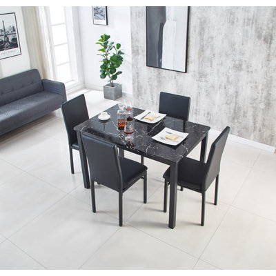 Calmer 4 - Person Dining Set