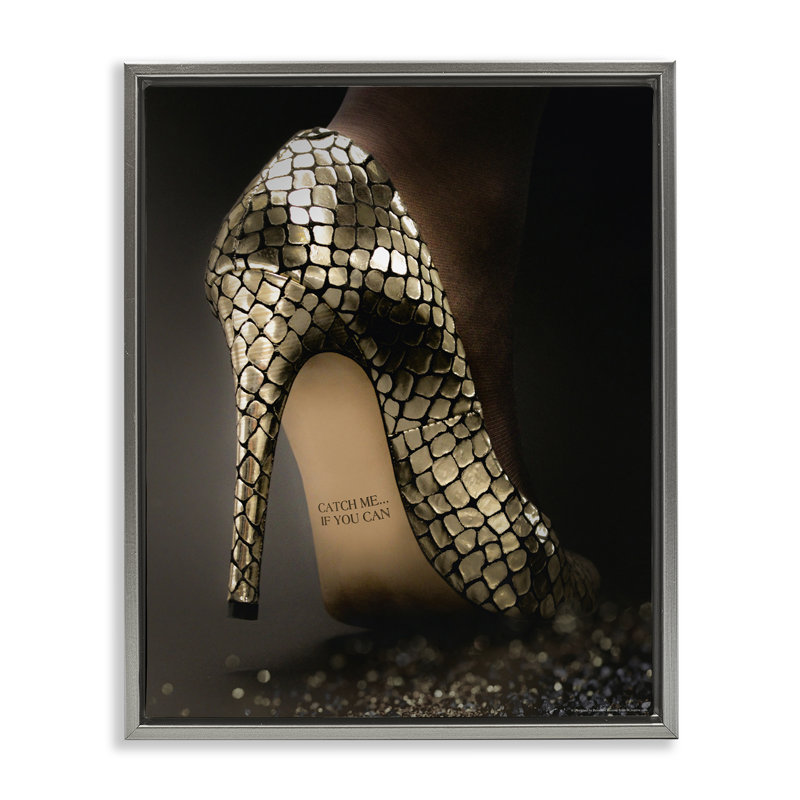 «Snake Pattern Heels», art mural encadré sur toile flottante par Reinders, H 31 po x l 25 po, Cadre flottant gris lustré