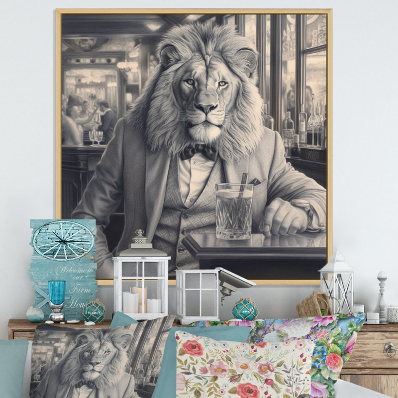 Lion ayant une boisson sur toile, H 24 po x l 24 po x P 1 po, Cadre naturel flottant