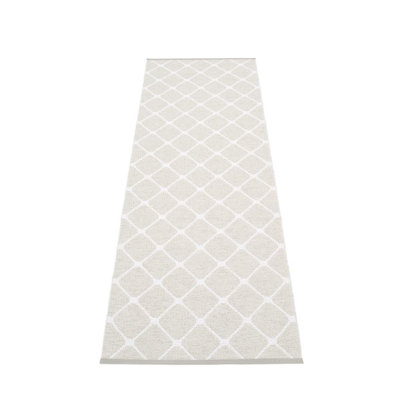 Rex Geometric Area Rug in Fossil Gray/Ivory