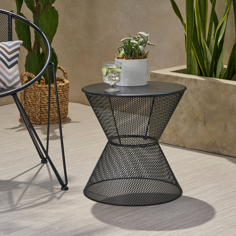 Élégante table d'appoint en fer, finition noir mat, silhouette arrondie, 17,24 po Profond, large, 17,93 po de hauteur - classique intemporel, cadre en fer, noir, aspect maille Breezy, P x P H