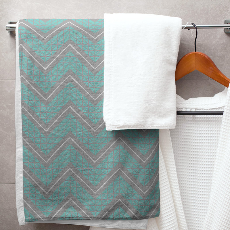 Serviette de bain à chevrons à la main classic Stephenie, Vert clair / gris clair