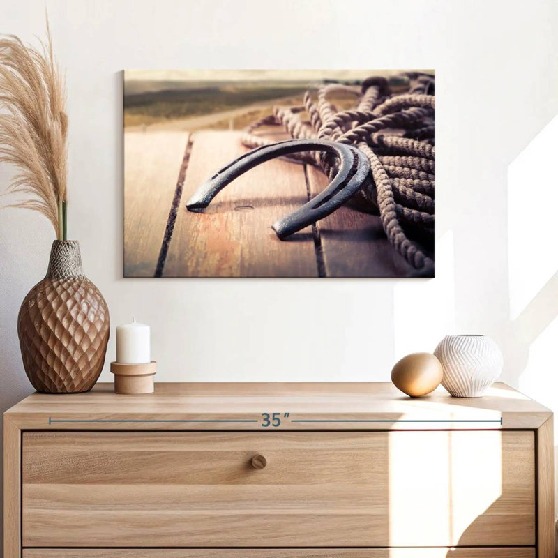Lelar Horseshoe, 16" H x 24" W