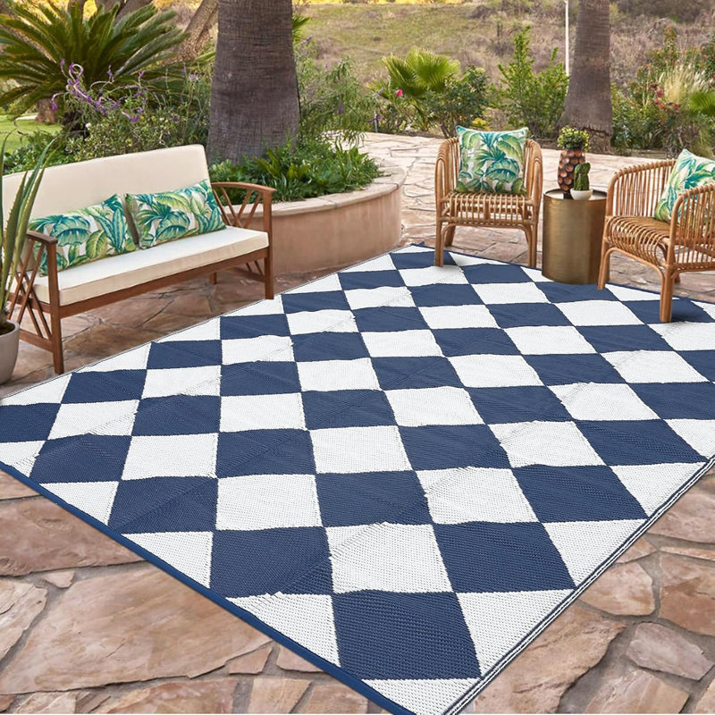 Outdoor Plastic Straw Rug – Waterproof Checkered Patio Rug with Non-Slip Backing, Modern Geometric Design for Backyard, Balcony, Camping, Picnic