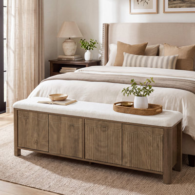 Banc de rangement rembourré de 55 pouces pour bout de lit avec 4 portes d'armoire et étagères réglables