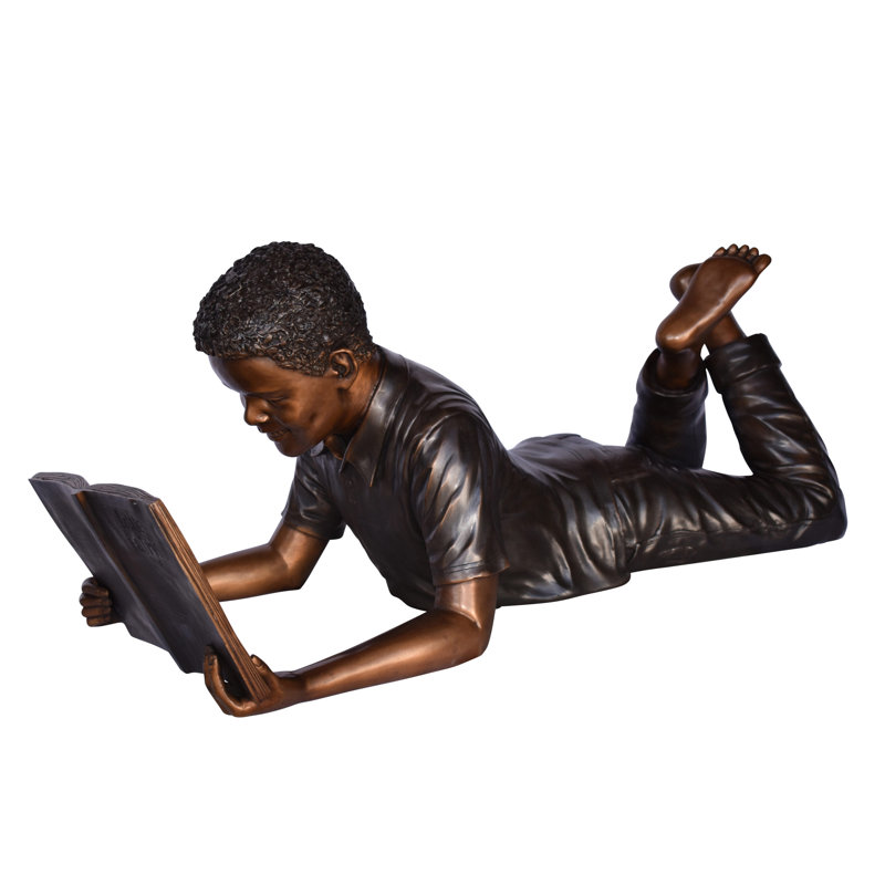 Statue de Harlesden, garçon afro-américain, lisant un livre en bronze - Taille: L 42 po x l 15 po x H 19 po.