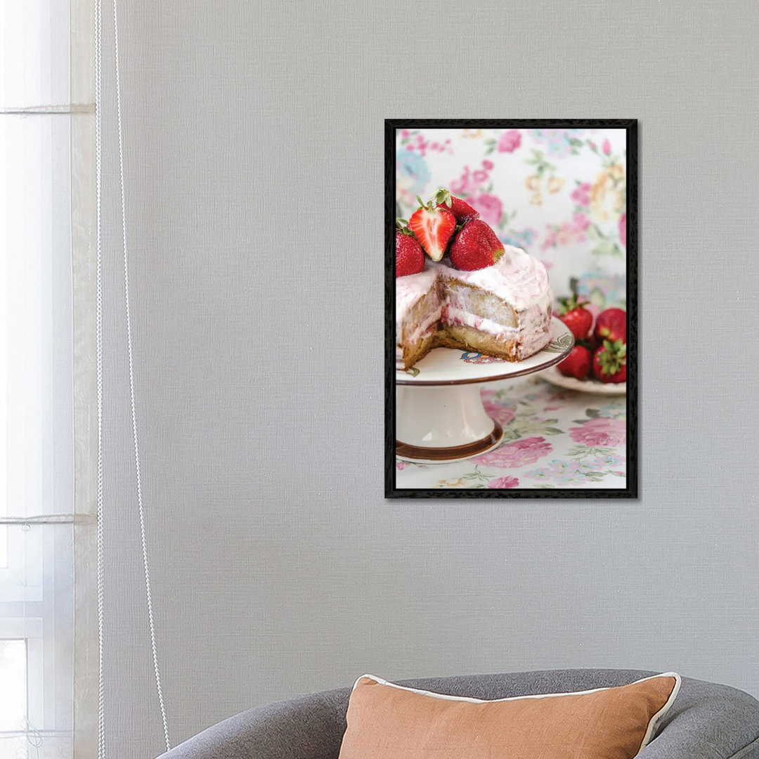 Kuchen mit Sahne und Erdbeeren von Eva_daren - Galerie-umwickelte Leinwand Giclée