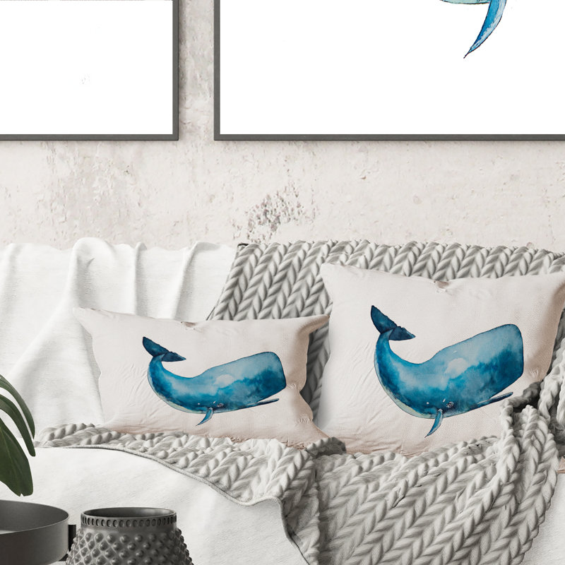 Coussin Blue Sperm Whale On White I - Imprimé nautique et côtier, 18 po x 18 po