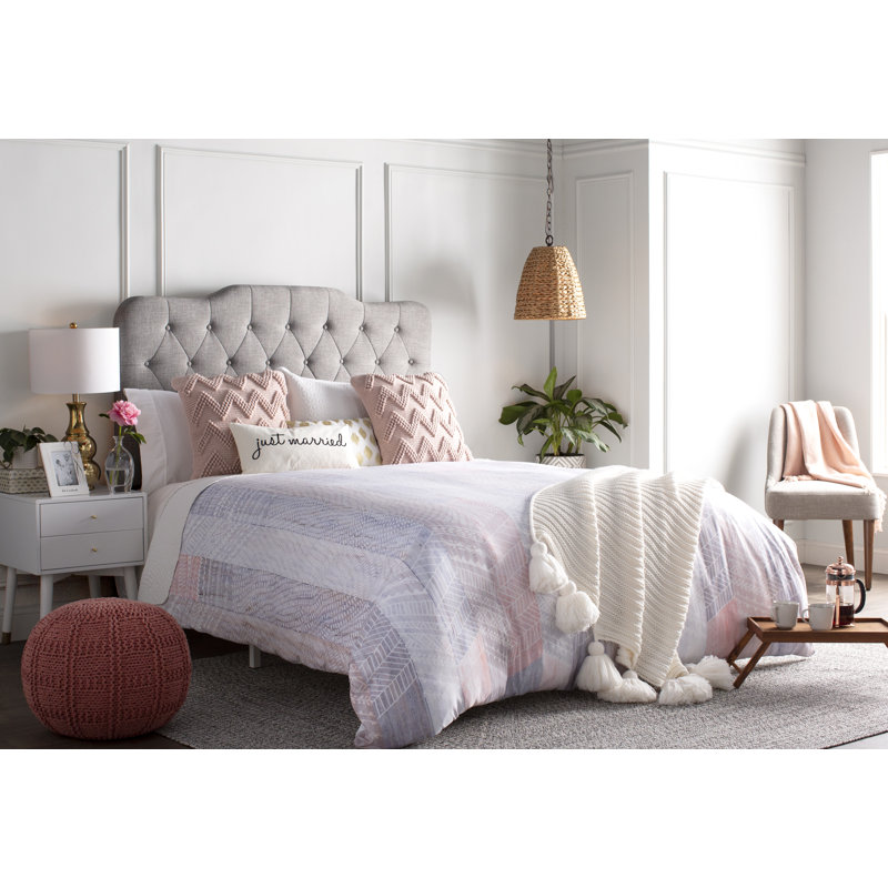Debriana 18'' W Nightstand, Gold/White