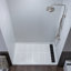 Panneau de douche et de baignoire à surface solide blanc mat, contour, installation rapide, découpable, épaisseur de 0,138 po-113370338-89905317