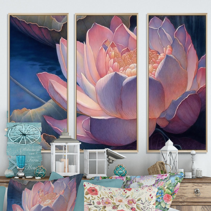 «Blossoming Pink Vintage Lotus I», reproduction sur toile 3 pièces, H 28 po x l 36 po x P 1 po, Toile avec cadre naturel