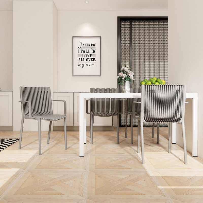 4 fauteuils empilables en PP gris chaud et une table blanche de 55 pouces - Patins antidérapants, convenant à divers styles de décoration 4 pièces de long