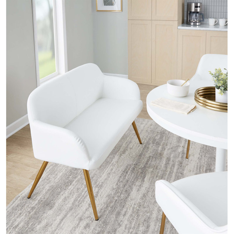 Élégant banc à dossier haut avec similicuir et pieds en acier doré, parfait pour la vie moderne et les sièges confortables.