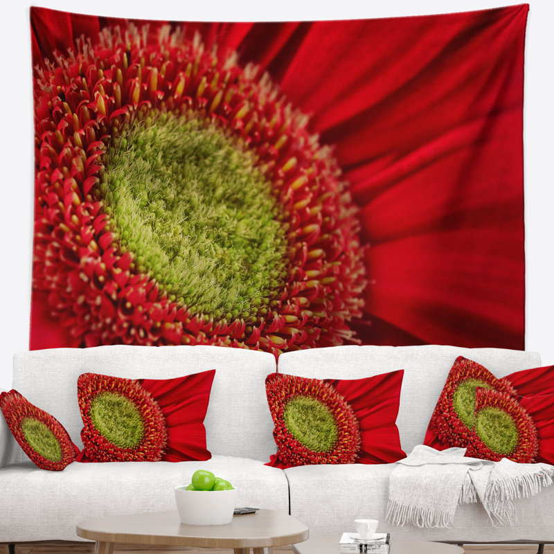 Tapisserie en gros plan avec marguerite rouge, H 68 po x l 80 po