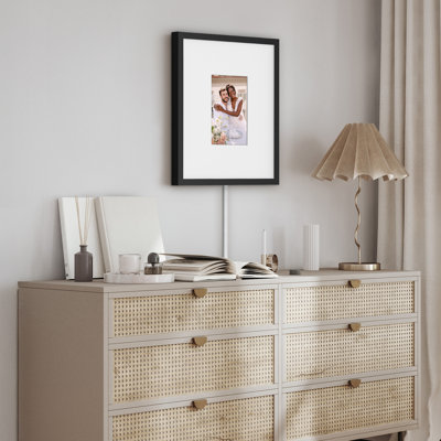 Soho Gallery - 15x18 Digital Picture Frame - Wide Mat - 10.1" HD Touchscreen
