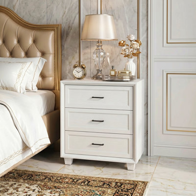 Table de chevet 3 tiroirs au design noble