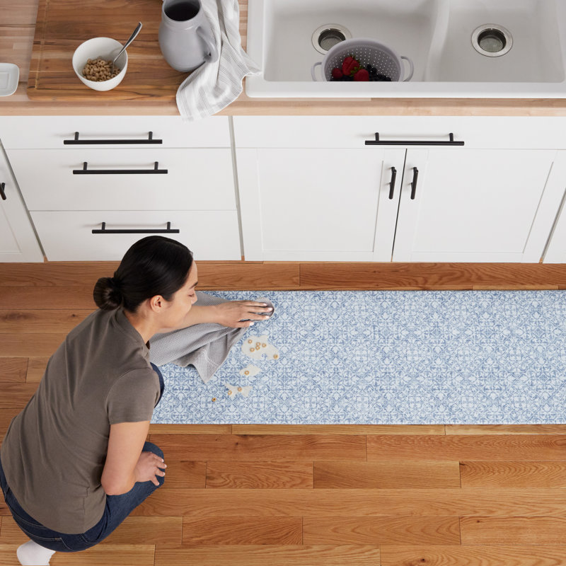 TOWN & COUNTRY BASICS Comfort Plus Non-Slip Backing Vintage Medallion Tile Anti Fatigue Comfort Mat, Rectangle 1'6" x 3'3"
