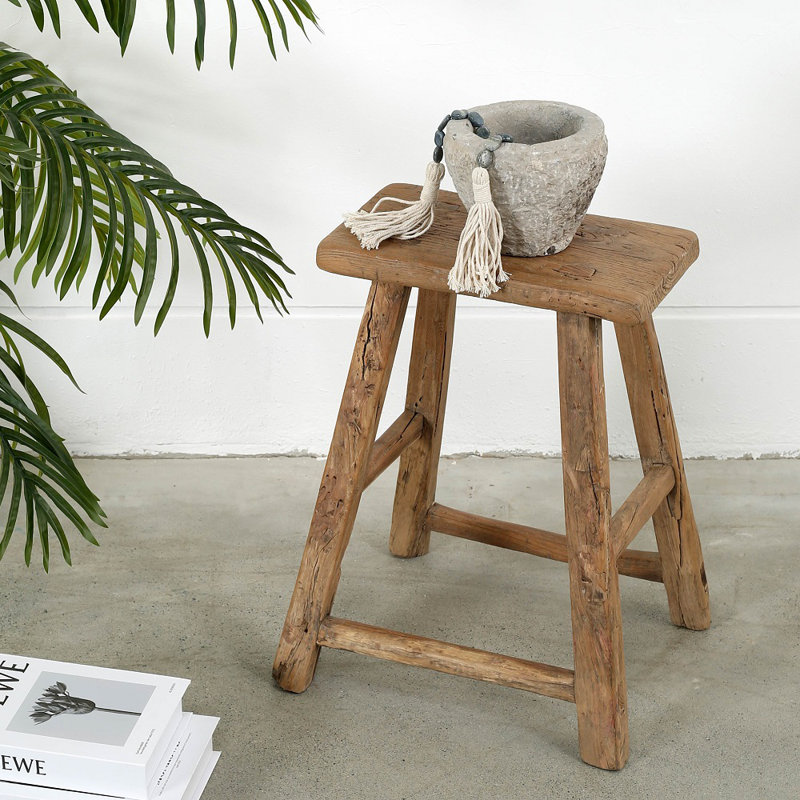 Tabouret en bois massif