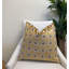 Housse de coussin en velours Domino-113114582-108655385