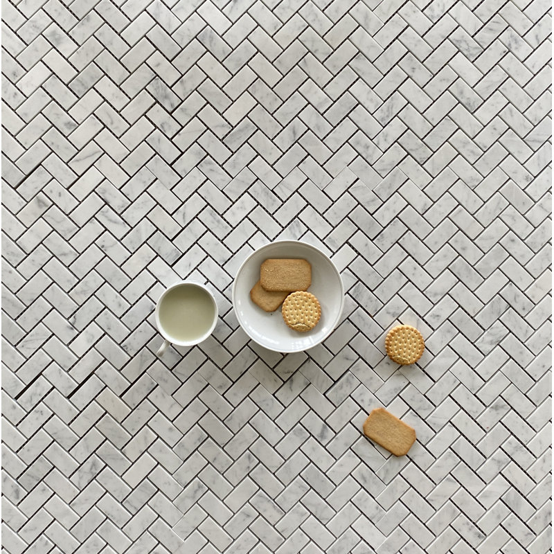 Carreau de mosaïque en marbre à chevrons 0,75 po x 2 po Bianco Carrara
