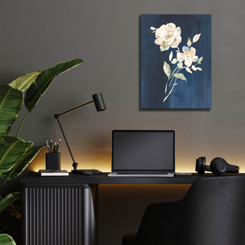 «White Florals Of Summer 4» par Danhui Nai, art mural en verre acrylique
